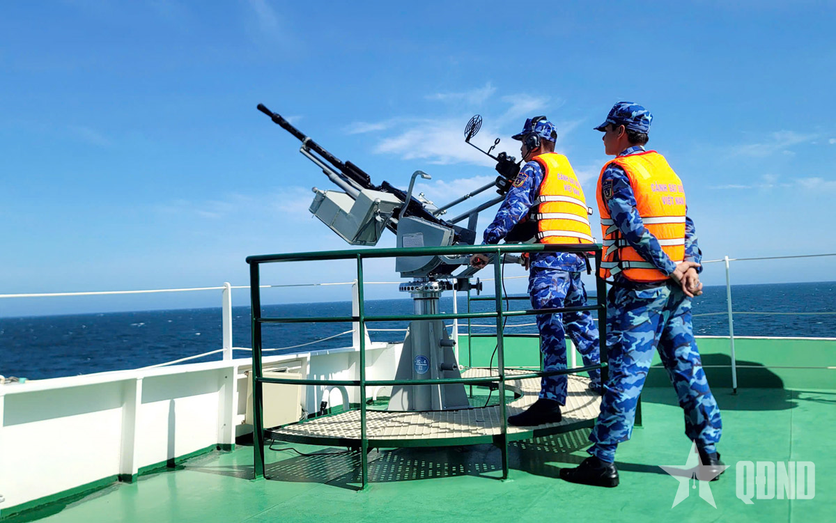 Vượt sóng gió, giữ biển yên bình 